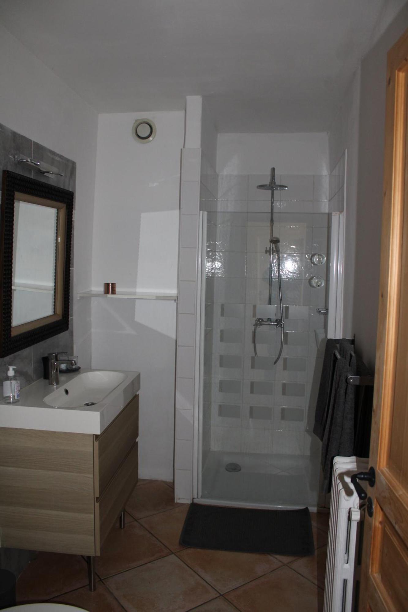 Agreable Appartement P2 Centre Ville Au Calme. Nîmes Exterior foto