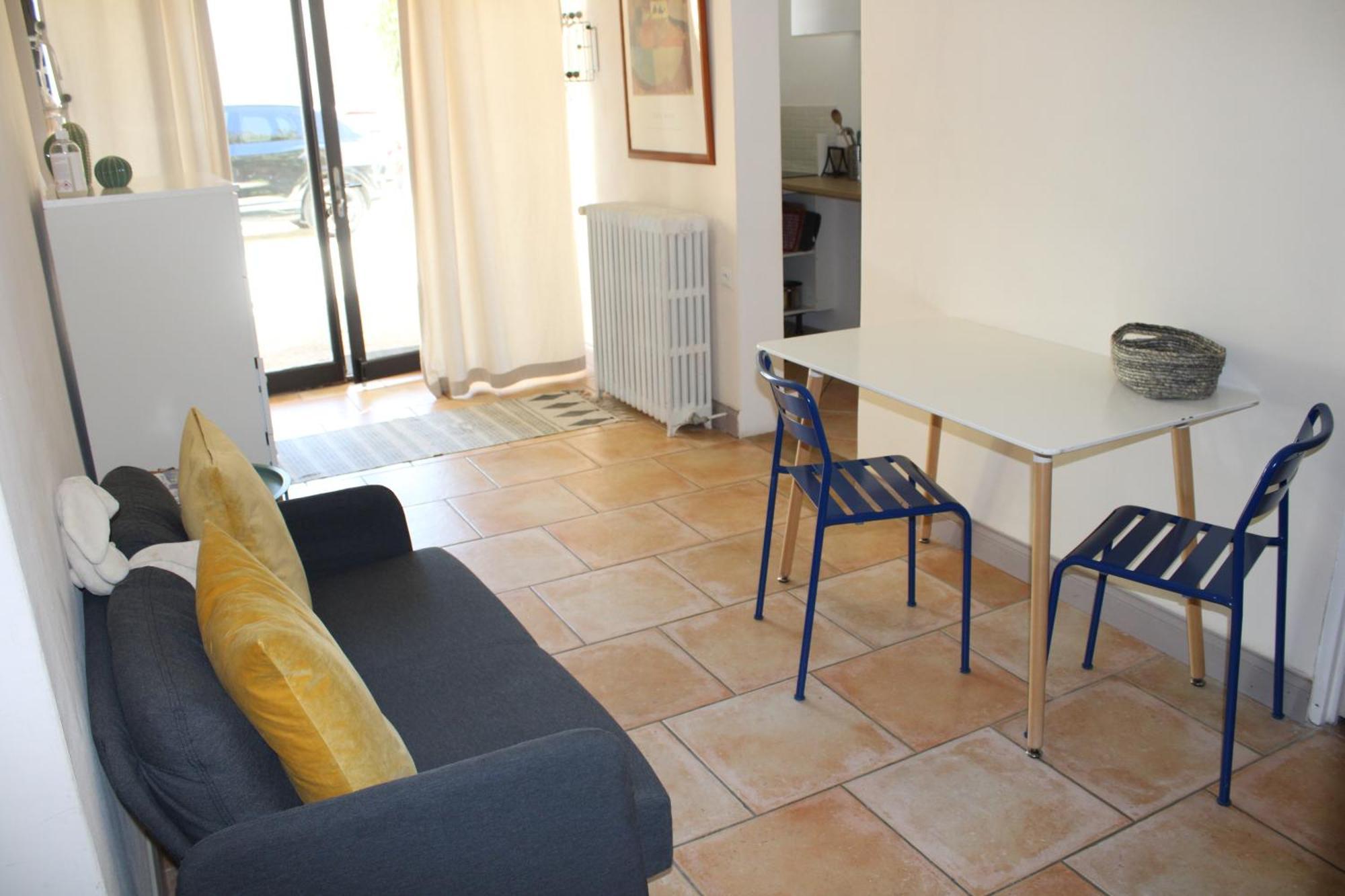 Agreable Appartement P2 Centre Ville Au Calme. Nîmes Exterior foto